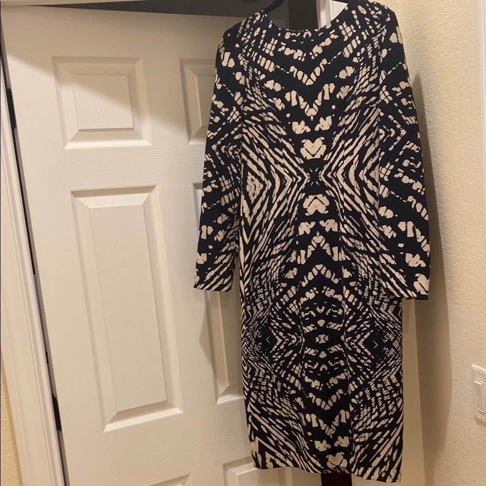 Maggy London Chic Navy blue and Cream Patterned Dress, size 8